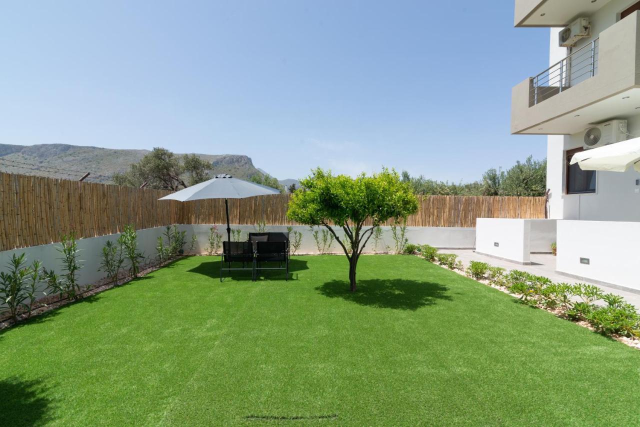 Cozy House With Pool Near Beach Gazi Esterno foto